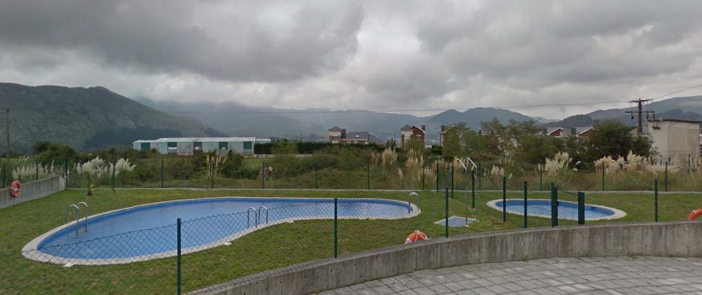 Mantenimiento de las piscinas de verano de la urbanización Señorío de Talledo en Castro