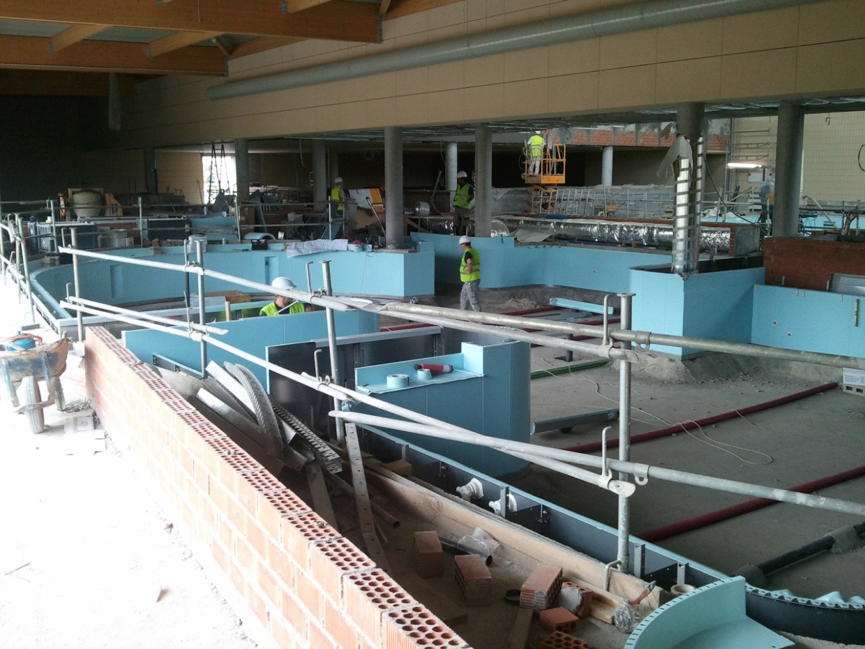Instalación de los sistemas de filtración, tratamiento de agua y control de los 11 vasos de piscina interiores del polideportivo Pando Aisia de Portugalete 2012