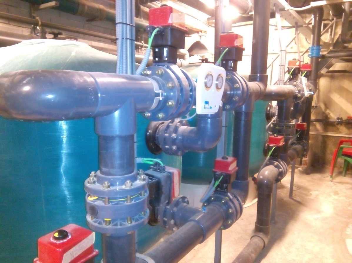 Cambio de sistemas de filtración y tratamiento de agua de las piscinas interiores del polideportivo de Etxebarri 2013